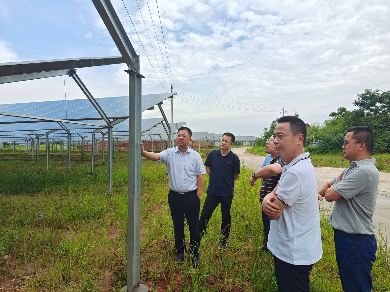 劉志剛帶隊考察華能湖南岳陽、兆邦陶瓷光伏項目